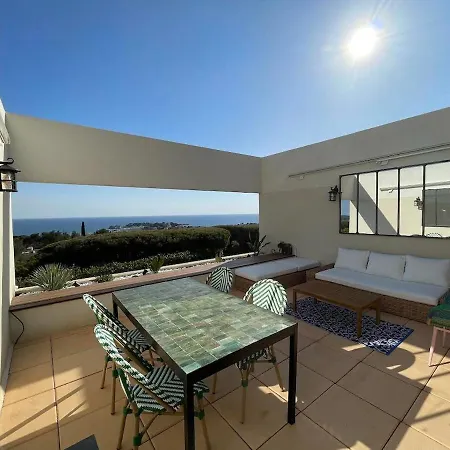 Le 47, 2 Bedrooms, Panoramic View Of 邦多勒