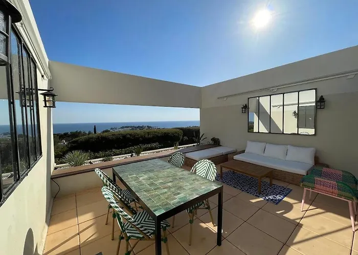 Le 47, 2 Bedrooms, Panoramic View Of 邦多勒