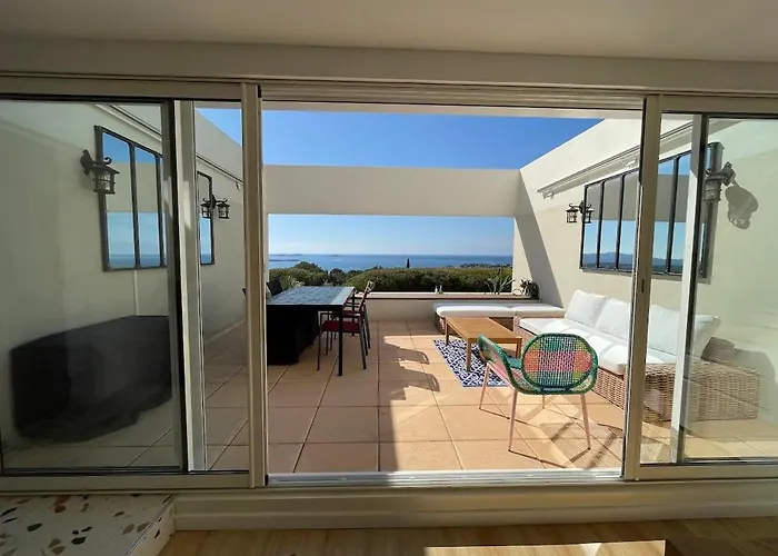 Le 47, 2 Bedrooms, Panoramic View Of