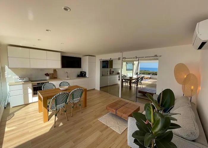 Le 47, 2 Bedrooms, Panoramic View Of